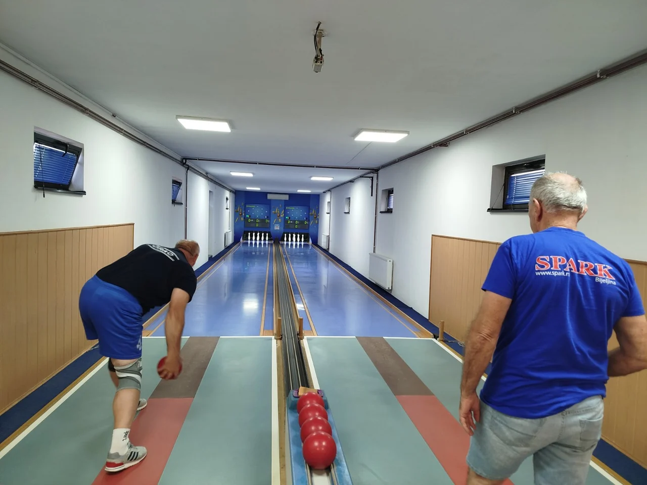 Kuglanje i ekipni izazovi tokom team buildinga u OSSA igraonici u Bijeljini
